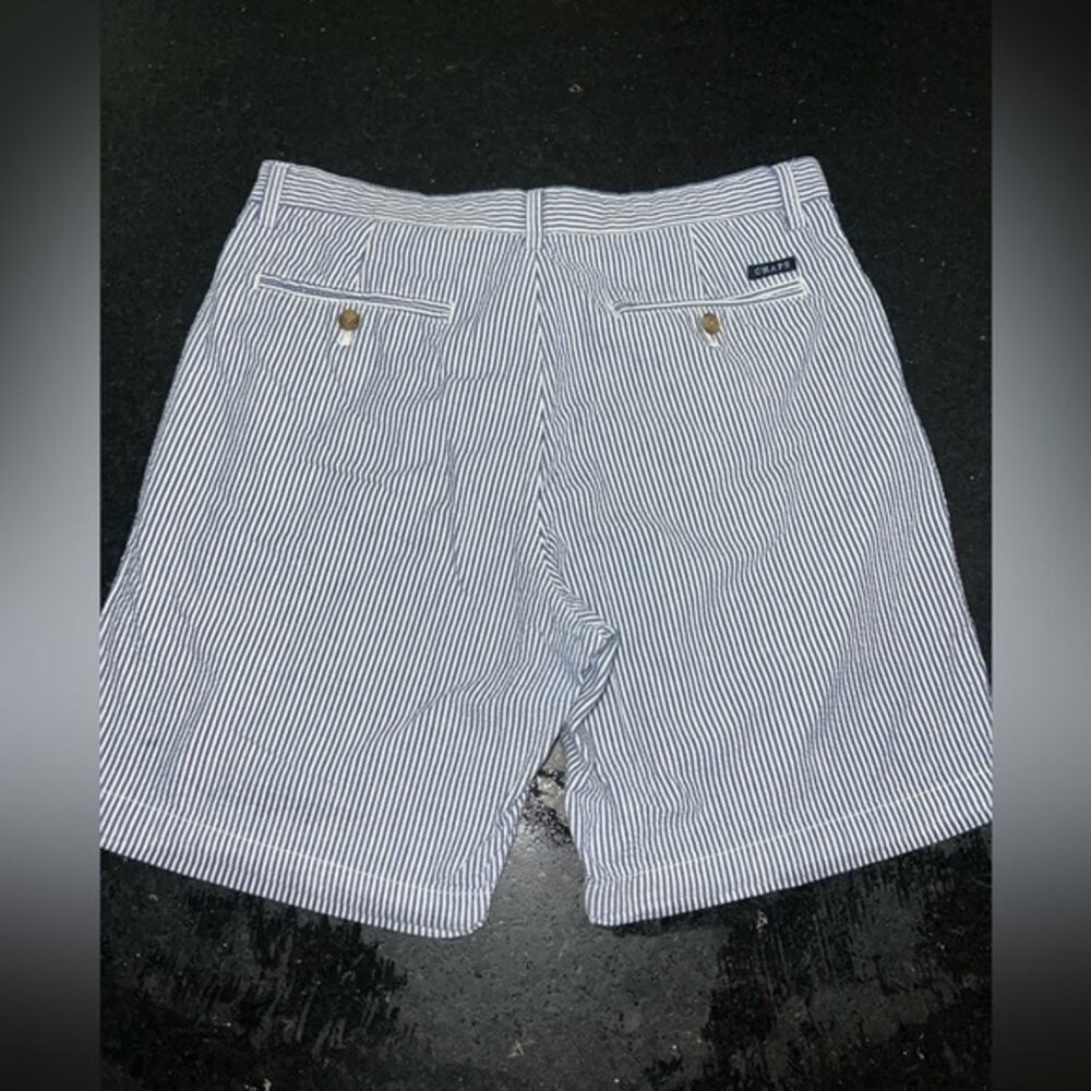 UEC CHAPS SEERSUCKER BLUE WHITE STRIPE FLAT FRONT COTTON SHORTS SZ 34